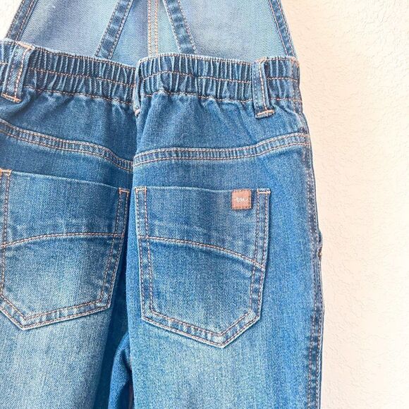 Tea Collection Denim Bib Tapered Overalls, Size 5 - Picture 5 of 6